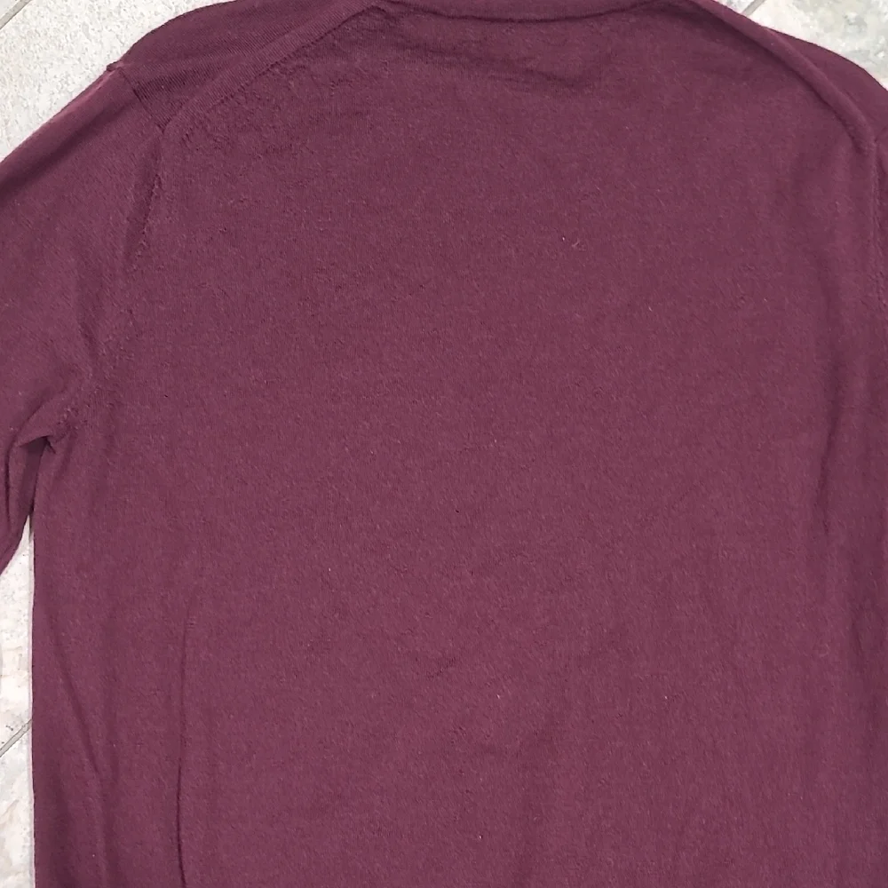 100% Merino Wool Banana Republic Men's Rich Burgundy Crewneck Sweater